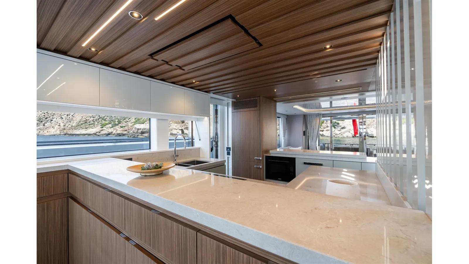 Buy a 82 OCEAN ENCLOSED - Sunseeker at Shestakov Yacht Sales