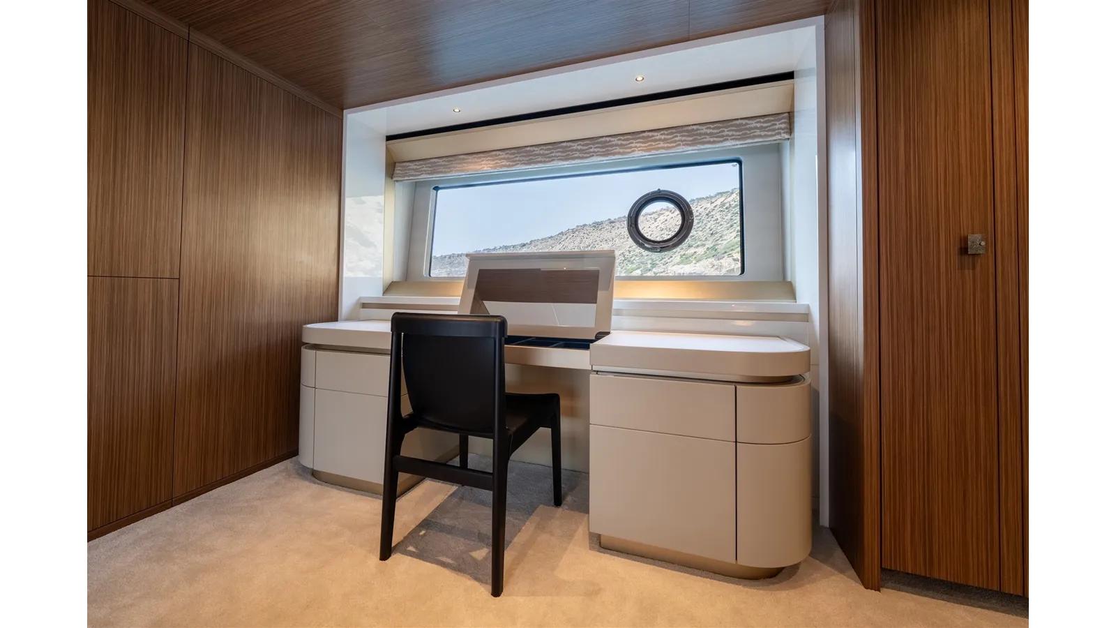 Buy a 82 OCEAN ENCLOSED at Shestakov Yacht Sales