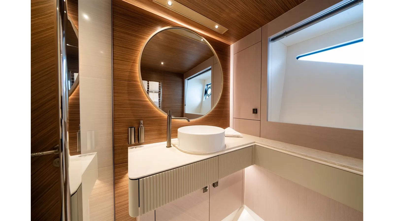 the best price on 82 OCEAN ENCLOSED