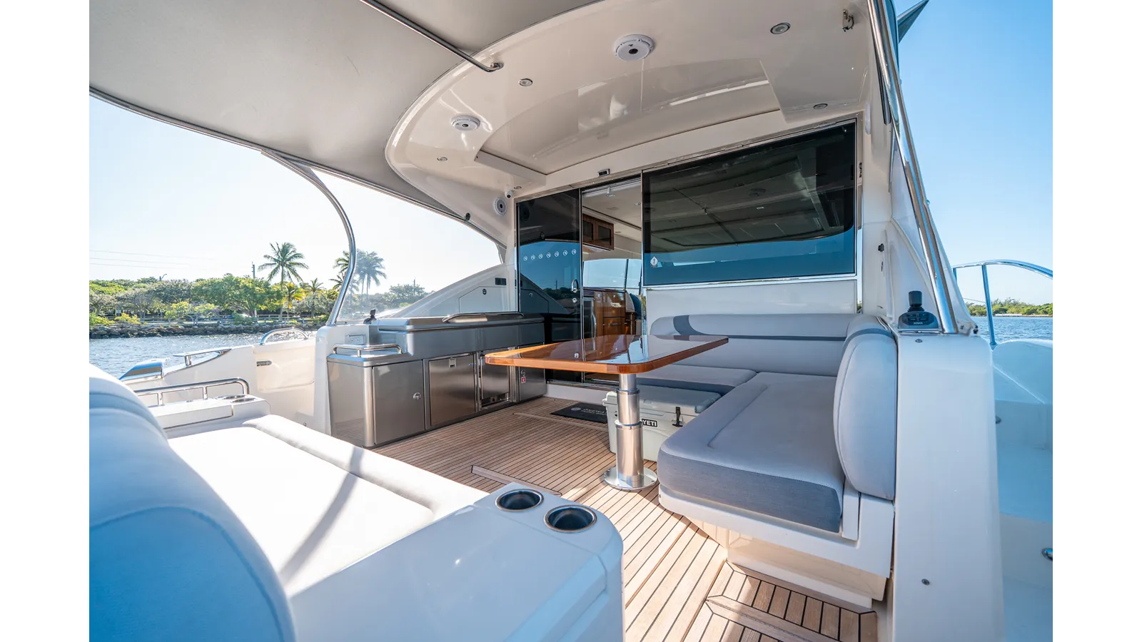 Купить WATER DOG 5400 Sport Yacht