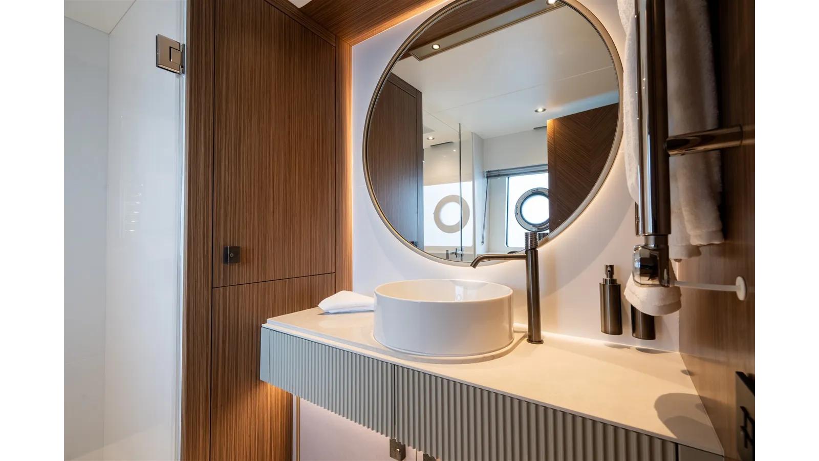 82 OCEAN ENCLOSED 82 Ocean Enclosed price