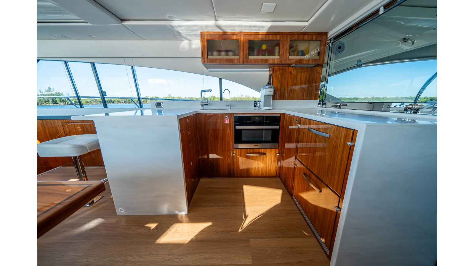 Продажа яхты WATER DOG