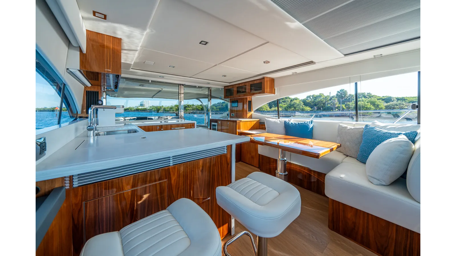 Купить WATER DOG - Riviera