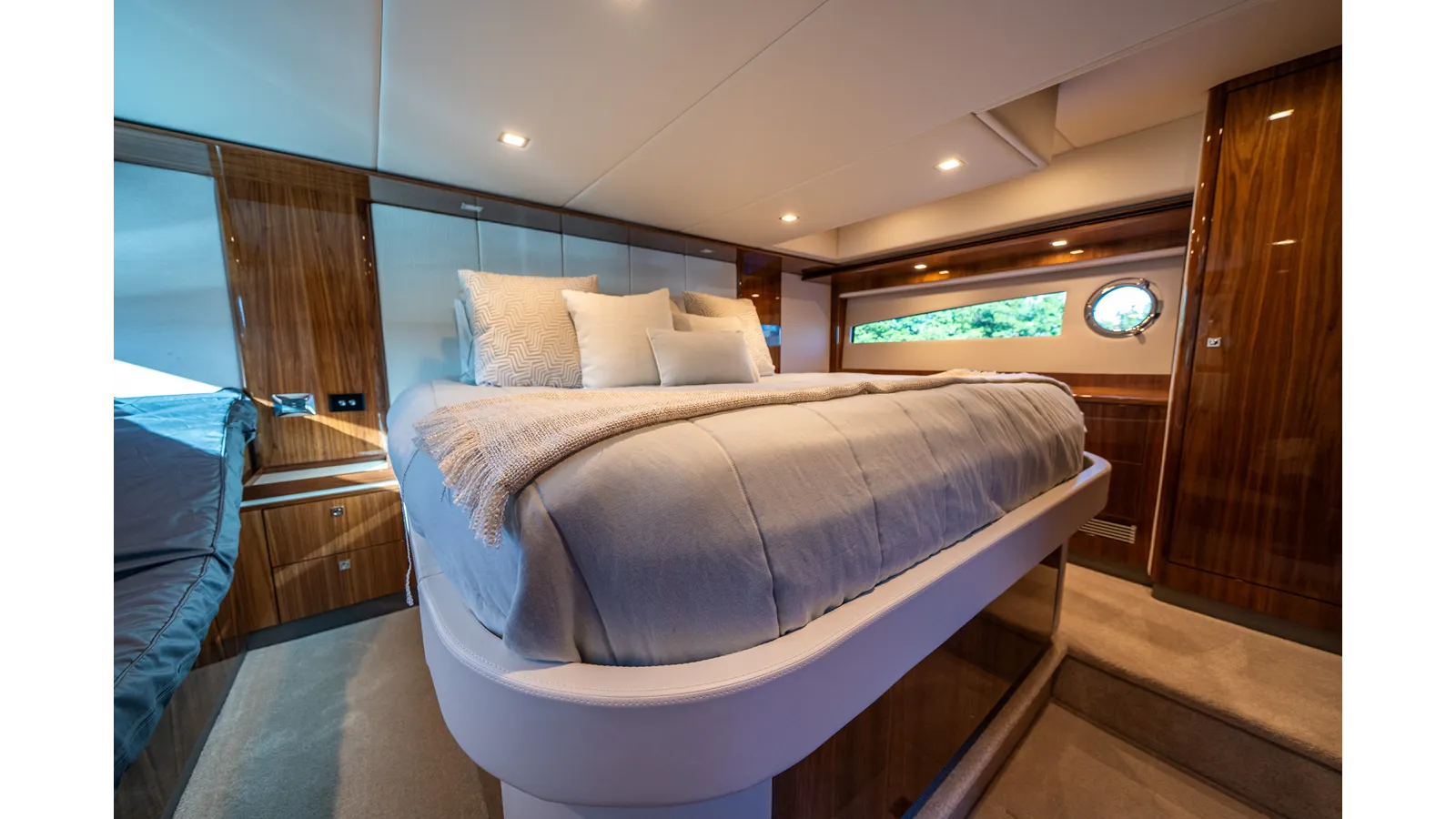 Стоимость яхты WATER DOG 54