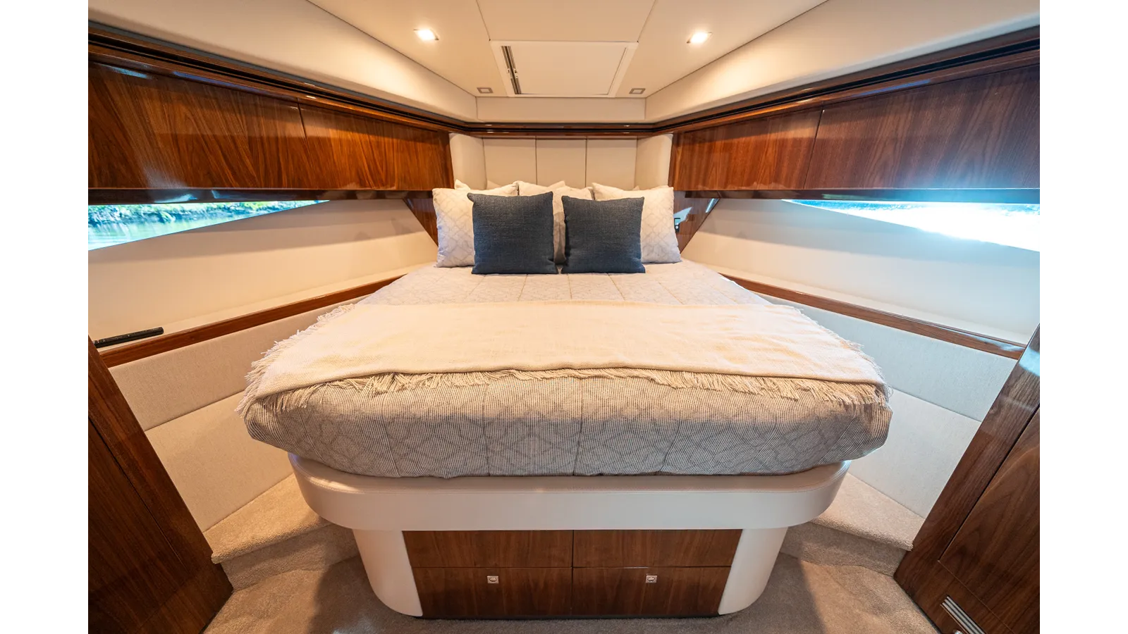 Лучшие предложения покупки яхты WATER DOG - Riviera