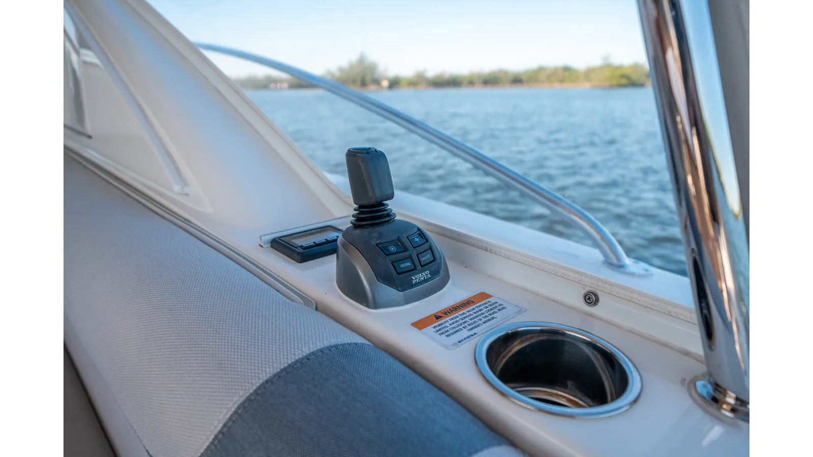 Стоимость яхты WATER DOG 5400 Sport Yacht