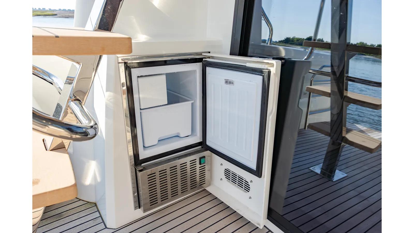 best yacht sales deals 460 - PRESTIGE