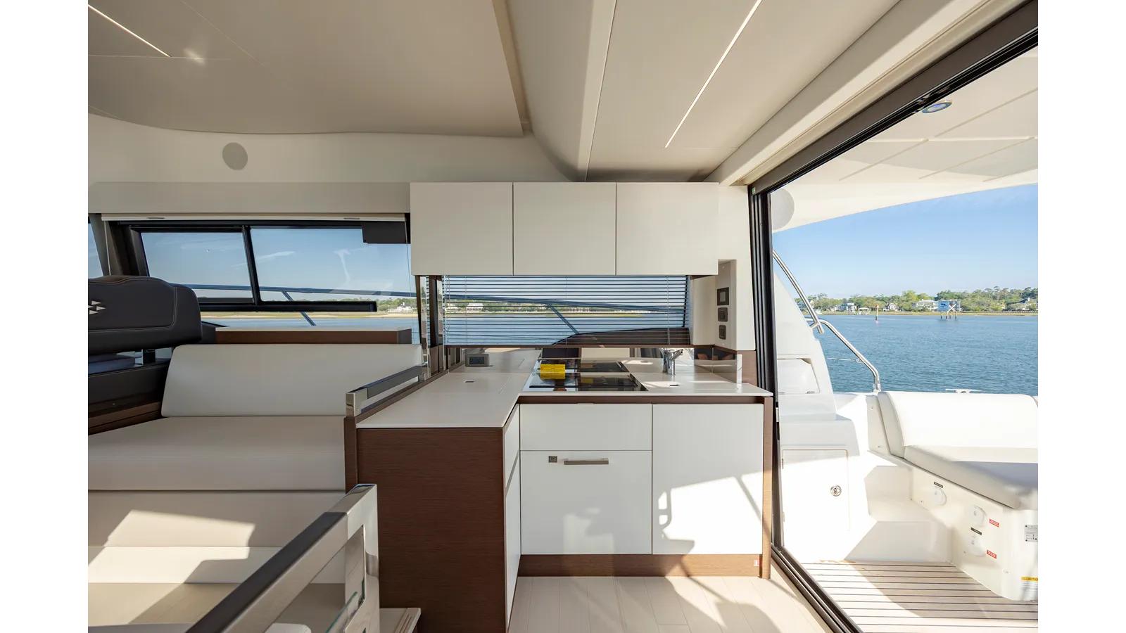 460 - PRESTIGE yacht sale