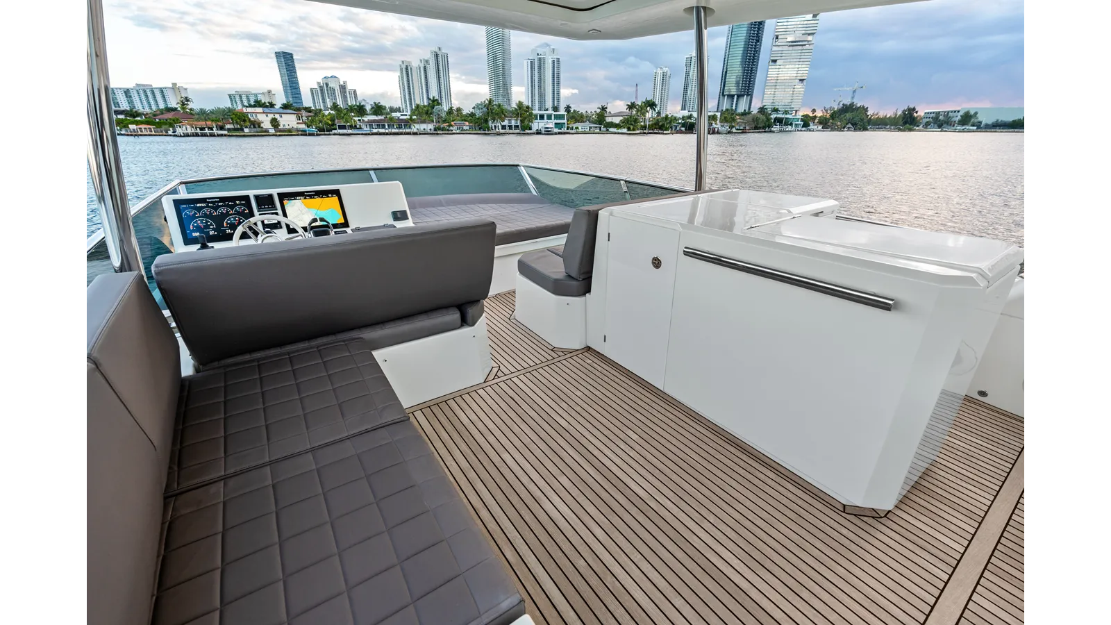 Купить яхту WILD GAMBLE 630 Flybridge в Shestakov Yacht Sales