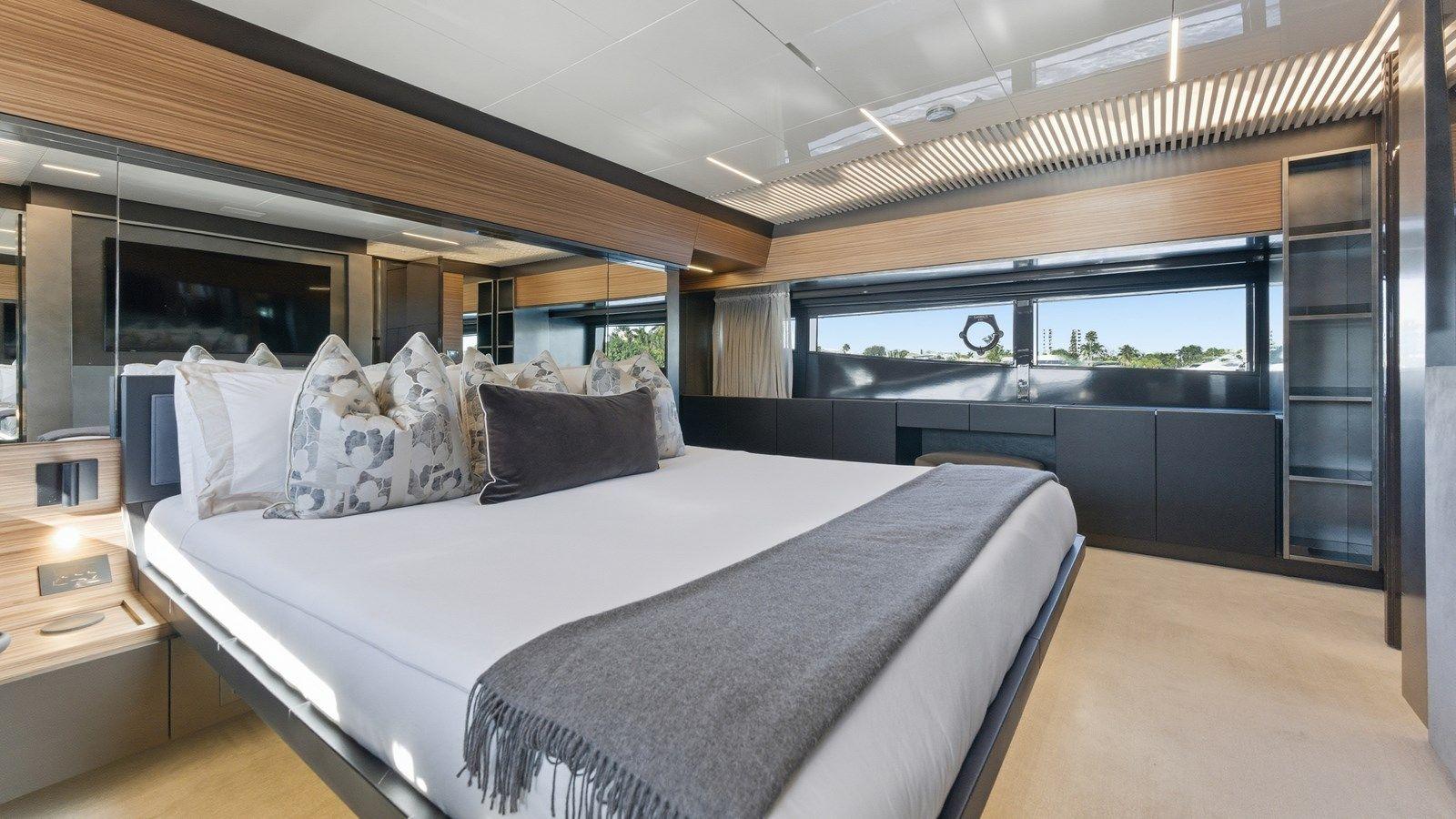 Buy a yacht Date Night 2018