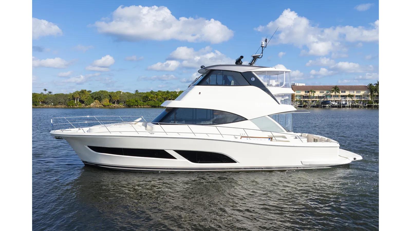 50 SPORTS MOTOR YACHT - Riviera