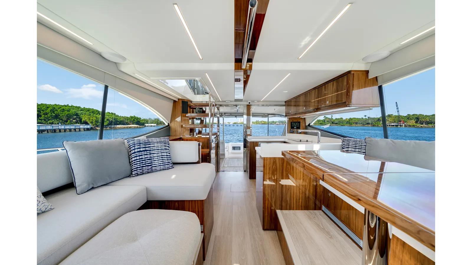 best yacht sales deals 50 SPORTS MOTOR YACHT - Riviera