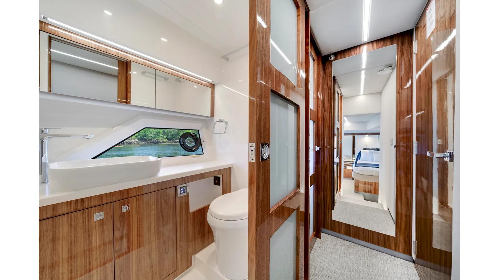 Buy a 50 SPORTS MOTOR YACHT - Riviera at Shestakov Yacht Sales