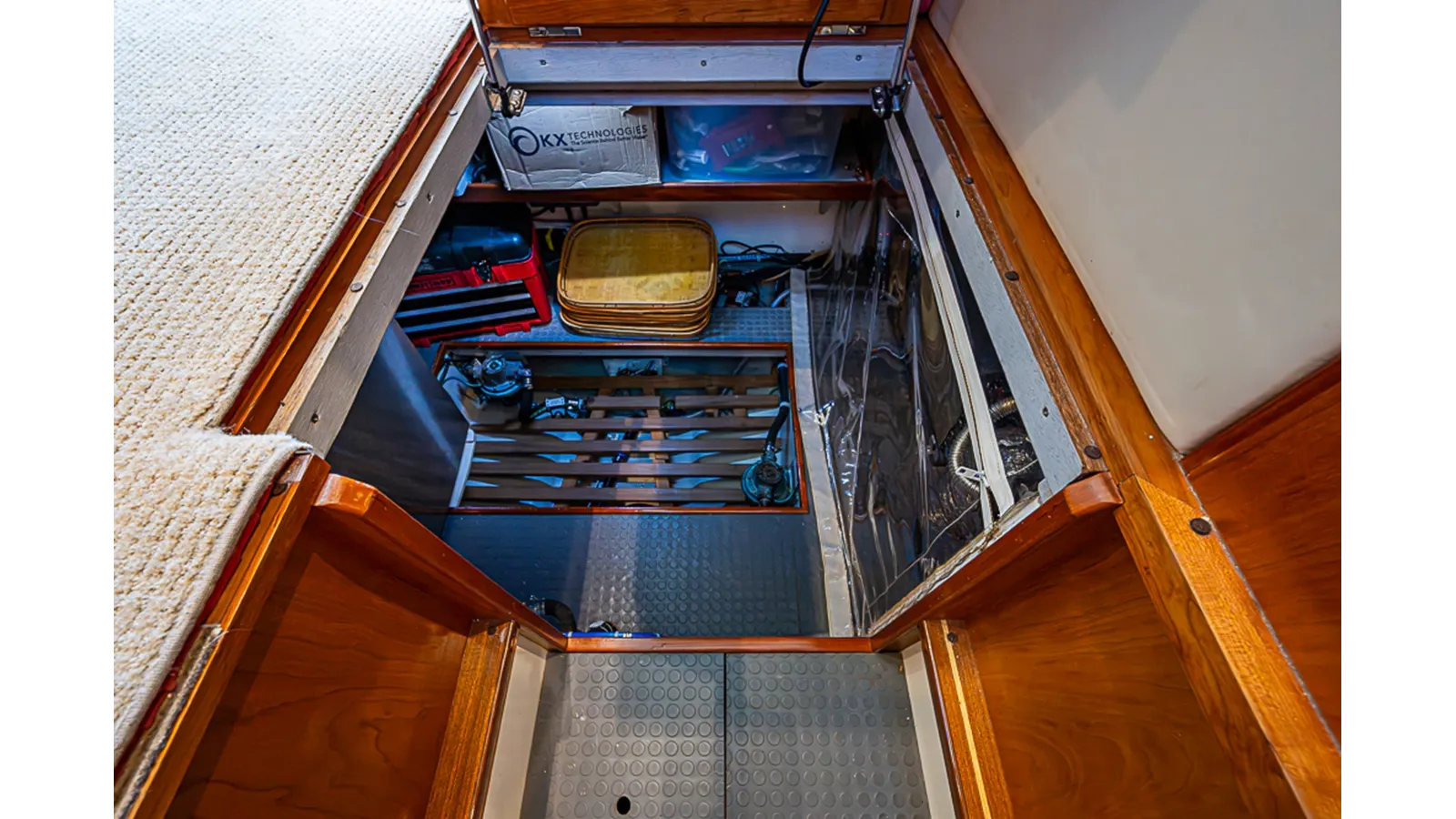 Лучшая цена на UNCORKED - MIKELSON