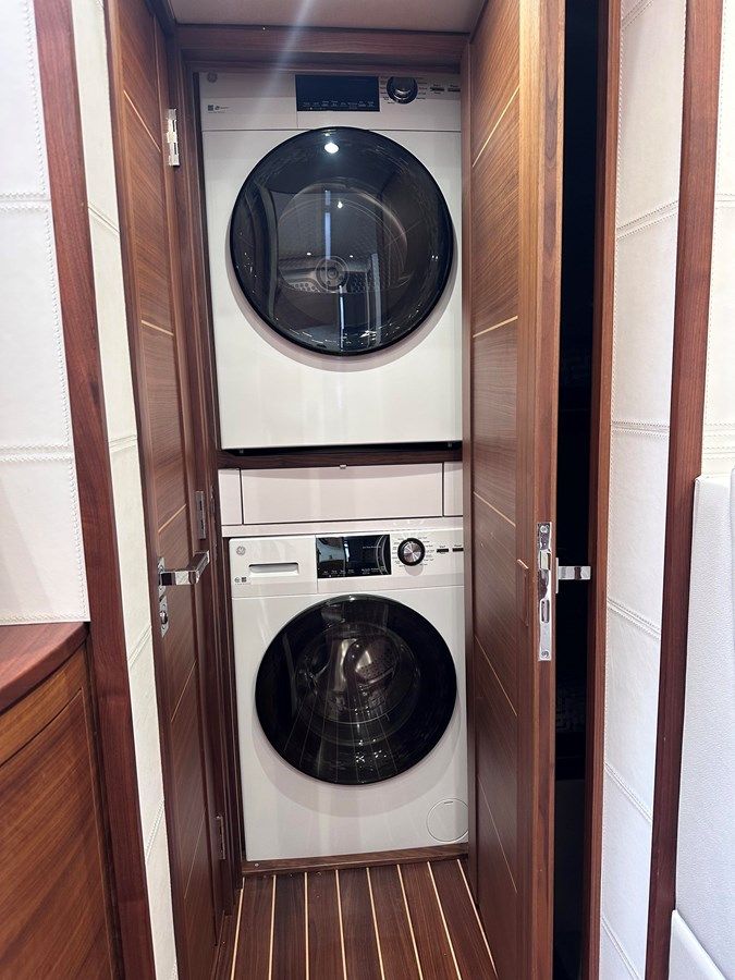 Стоимость яхты FIRST LIGHT