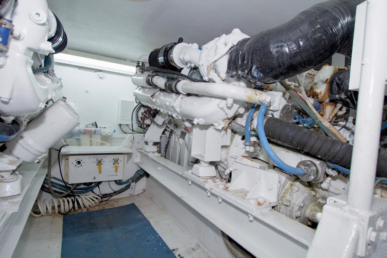 Стоимость яхты Beach House III 53 Convertible