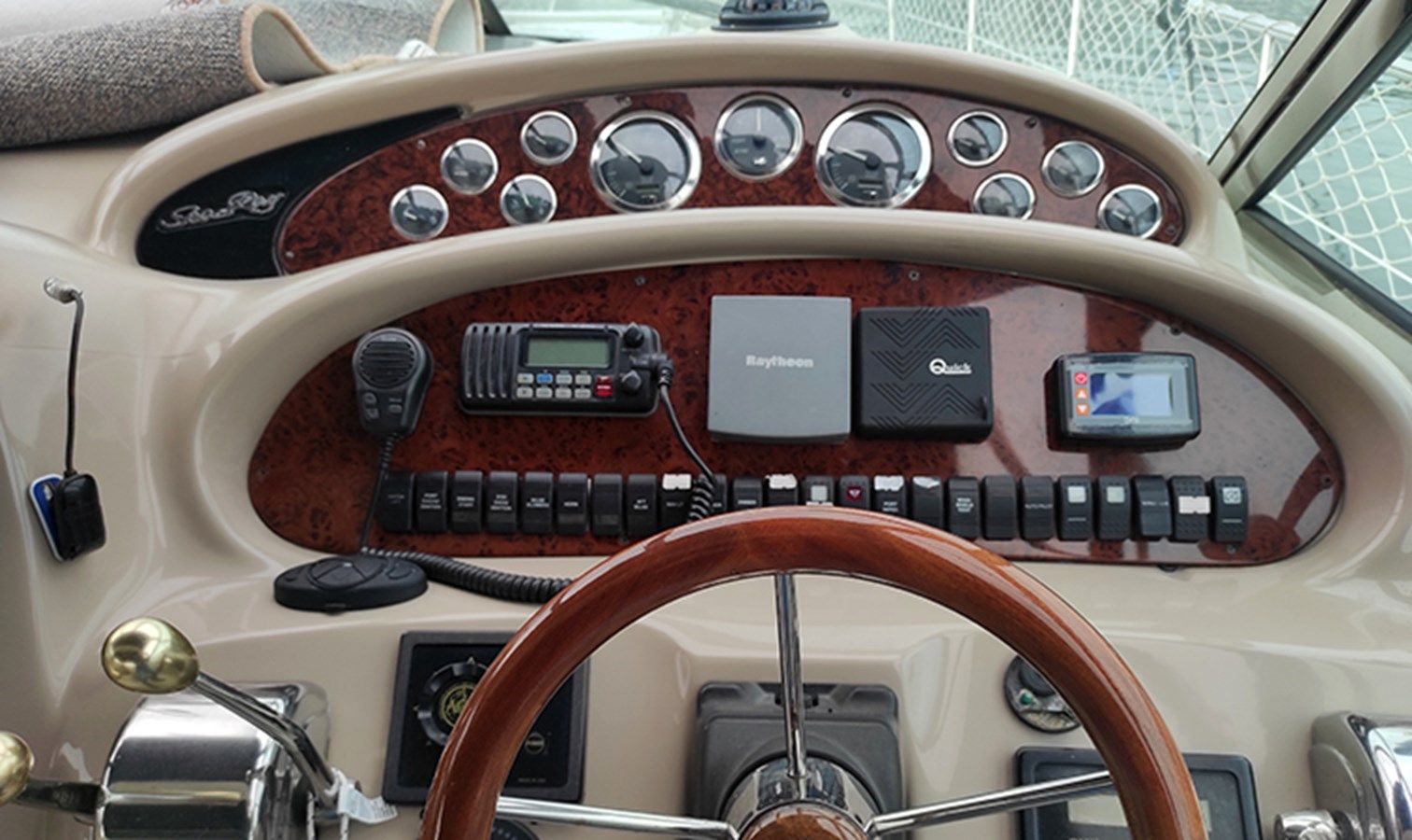 Buy a yacht SEA RAY 410 SUNDANCER 410 SUNDANCER