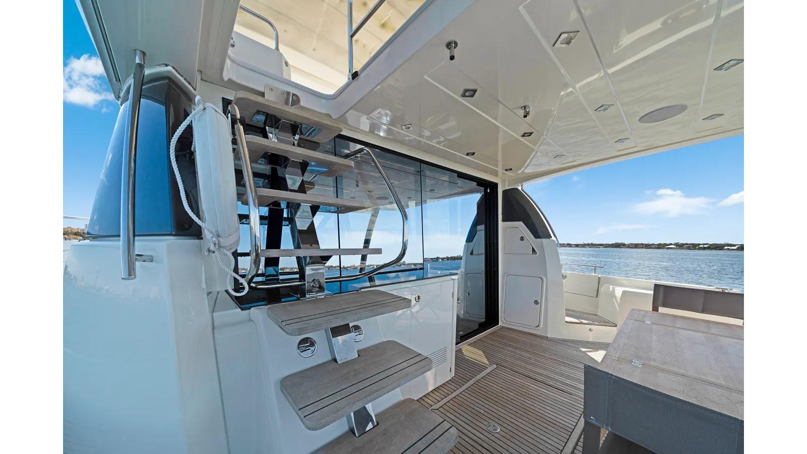 Buy a yacht TO LIFE 630