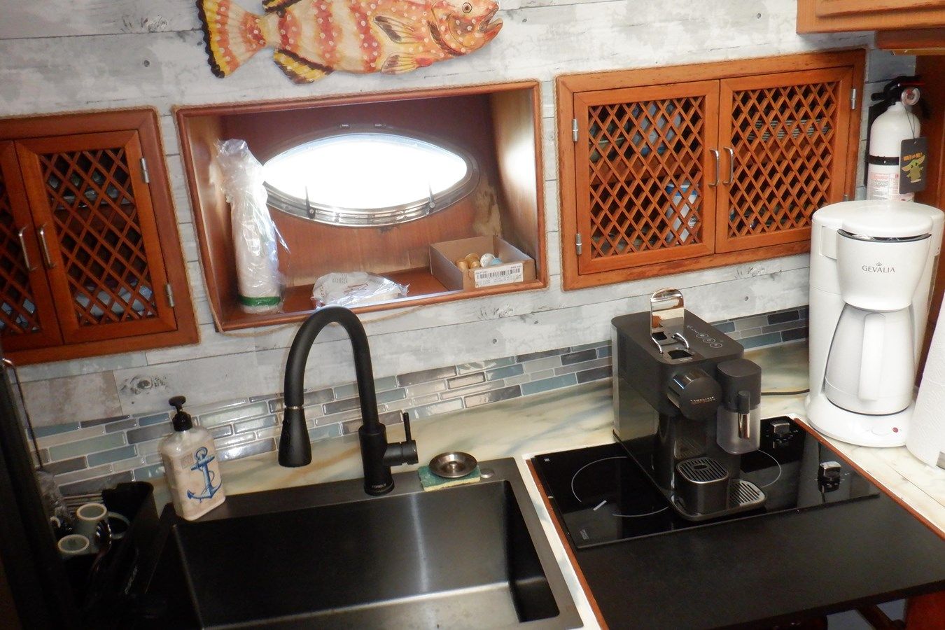 Buy a Zeus - MARINE TRADER at Shestakov Yacht Sales