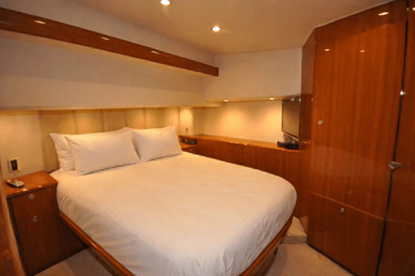 Buy a yacht 2019 Viking 44 Convertible 2019