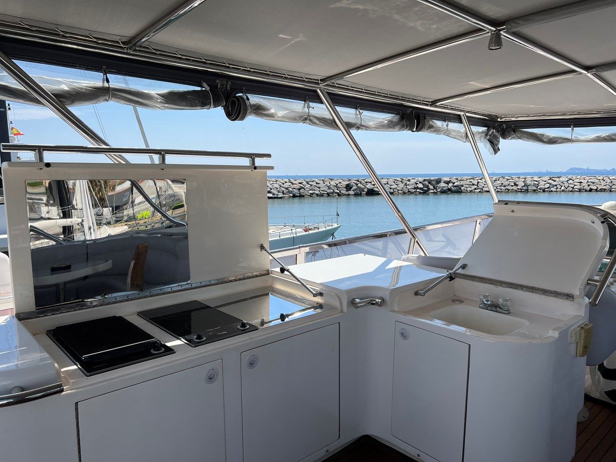 best yacht sales deals Horizon Elegance 82 S