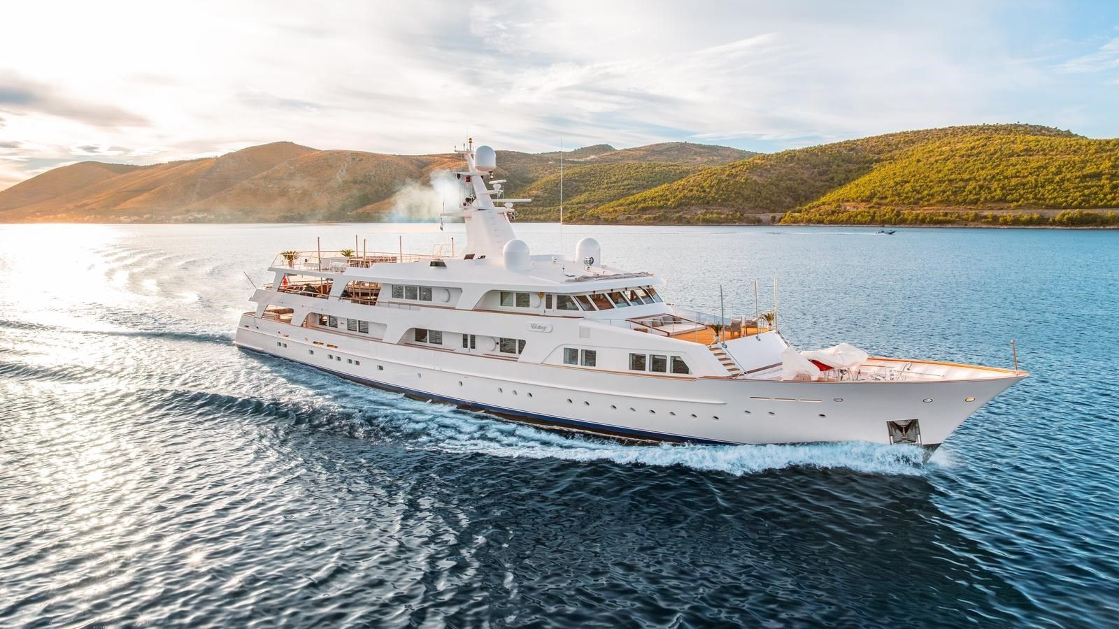 best yacht sales deals Victory - FeadShip