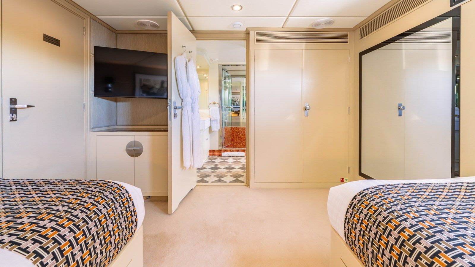 the best price on Victory 182