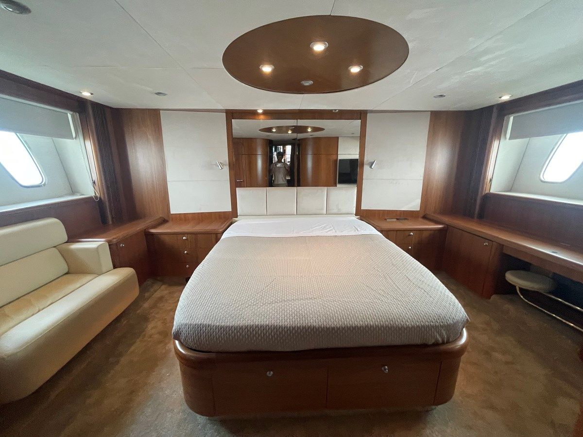 the best price on Sunseeker Predator 72 - Sunseeker