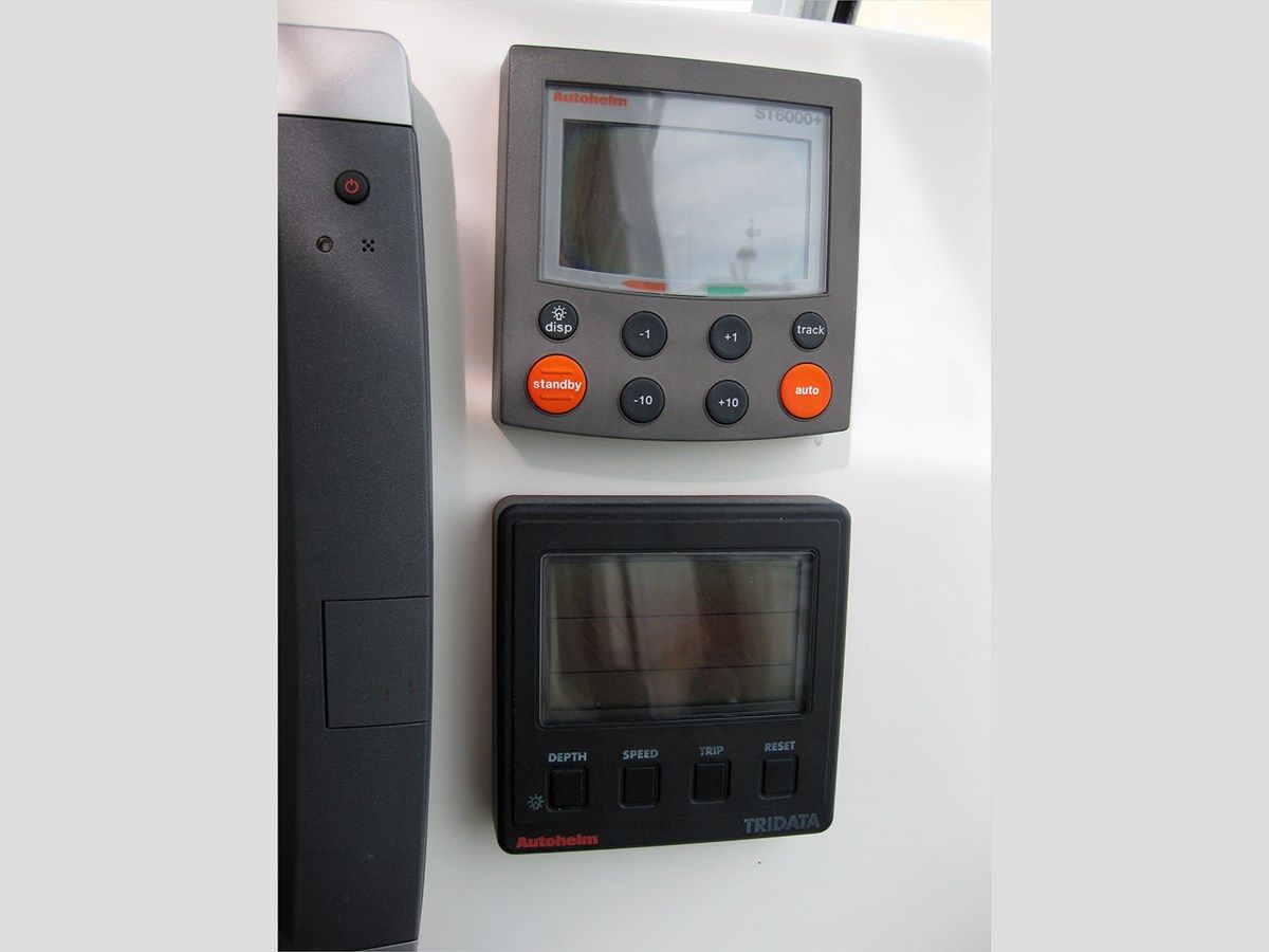 the best price on 38' Little Harbor 1999 Whisper Jet