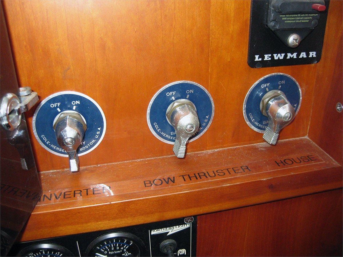 the best price on 38' Little Harbor 1999 Whisper Jet - LITTLE HARBOR