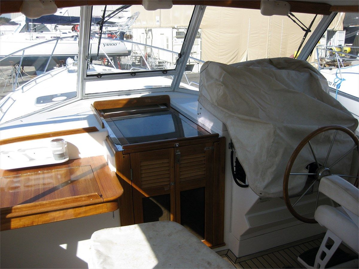 Buy a 38' Little Harbor 1999 Whisper Jet at Shestakov Yacht Sales