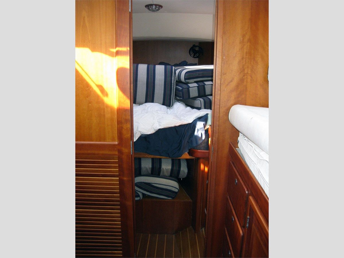 the best price on 38' Little Harbor 1999 Whisper Jet