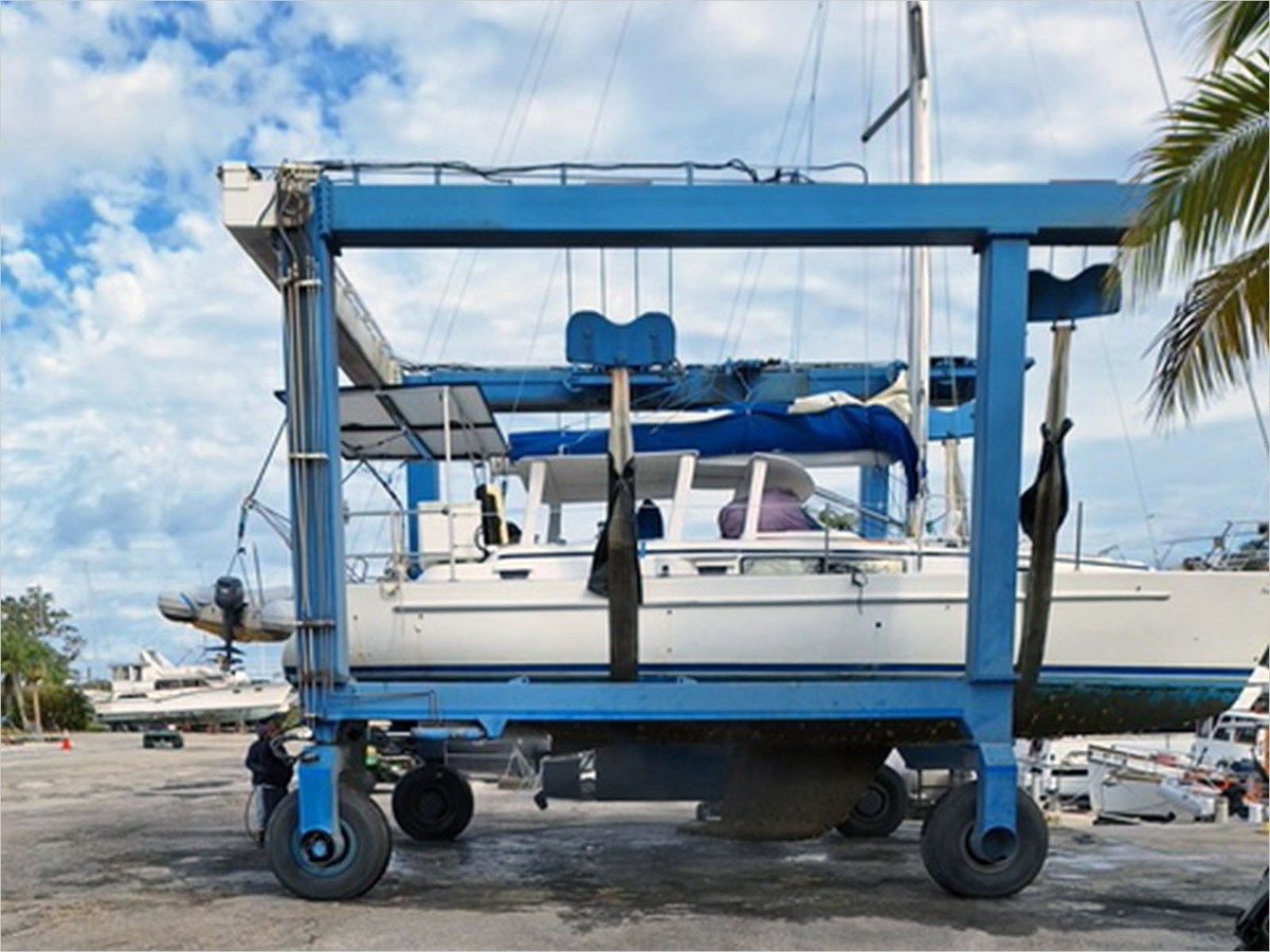 40' Beneteau 1999 Center Cockpit - Beneteau price