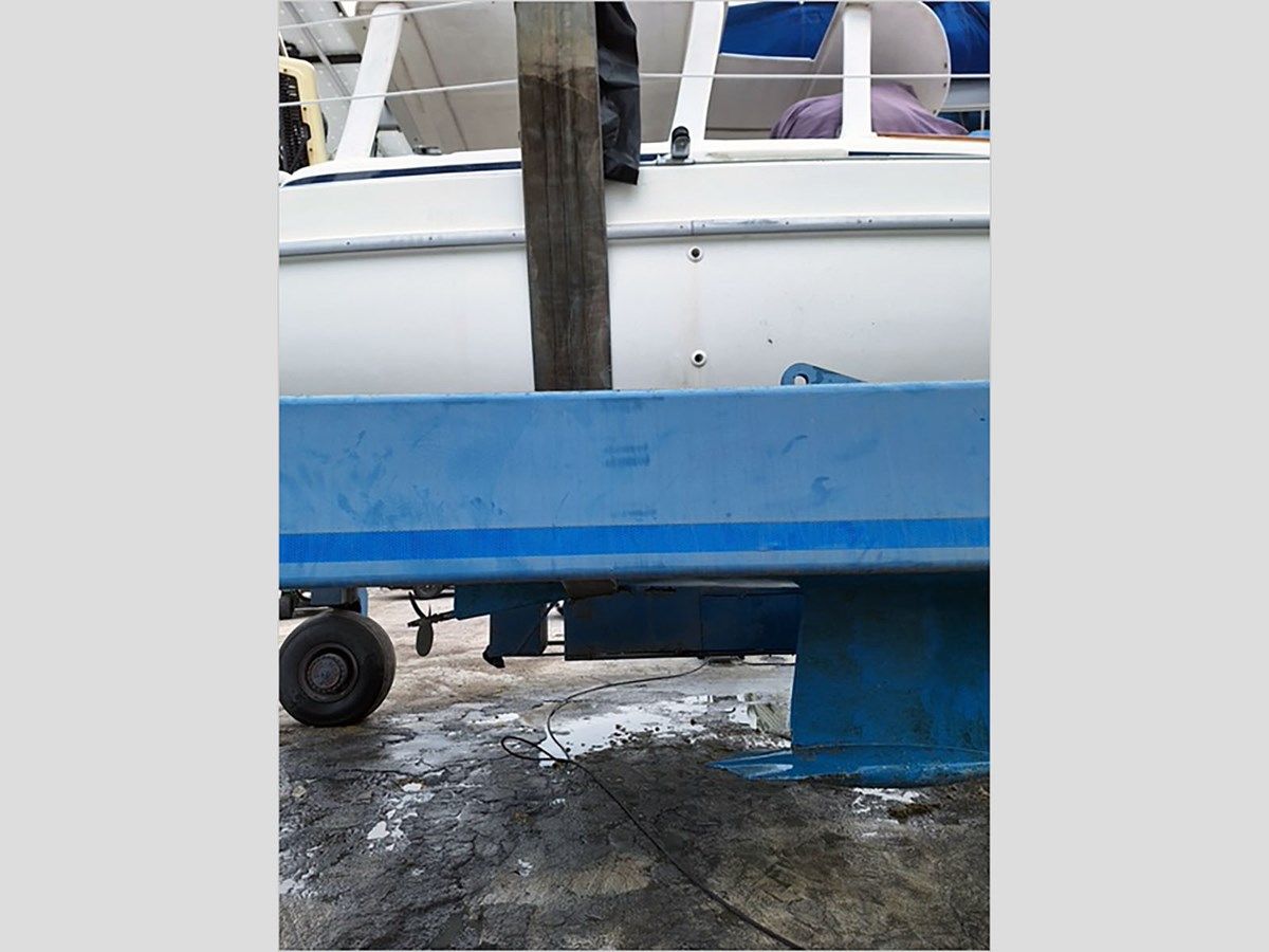 best yacht sales deals 40' Beneteau 1999 Center Cockpit 40