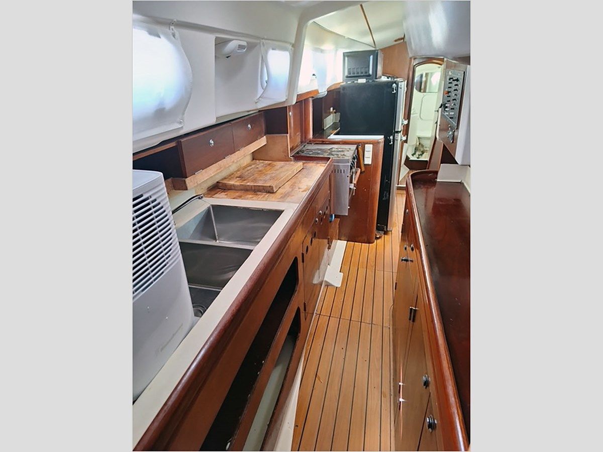 40' Beneteau 1999 Center Cockpit - Beneteau yacht sale