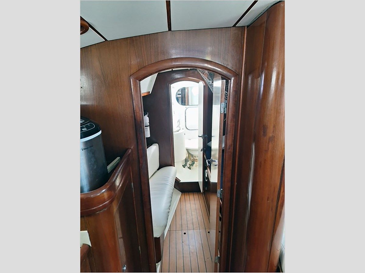 the best price on 40' Beneteau 1999 Center Cockpit 40