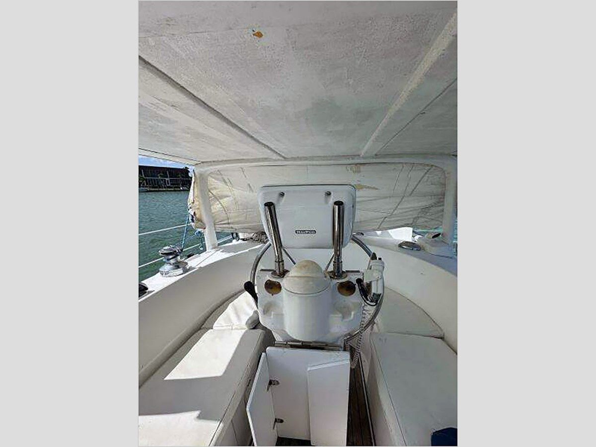 40' Beneteau 1999 Center Cockpit - Beneteau price