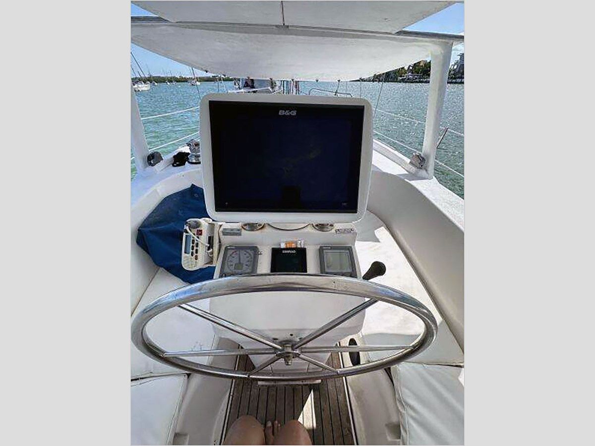 Buy a yacht 40' Beneteau 1999 Center Cockpit