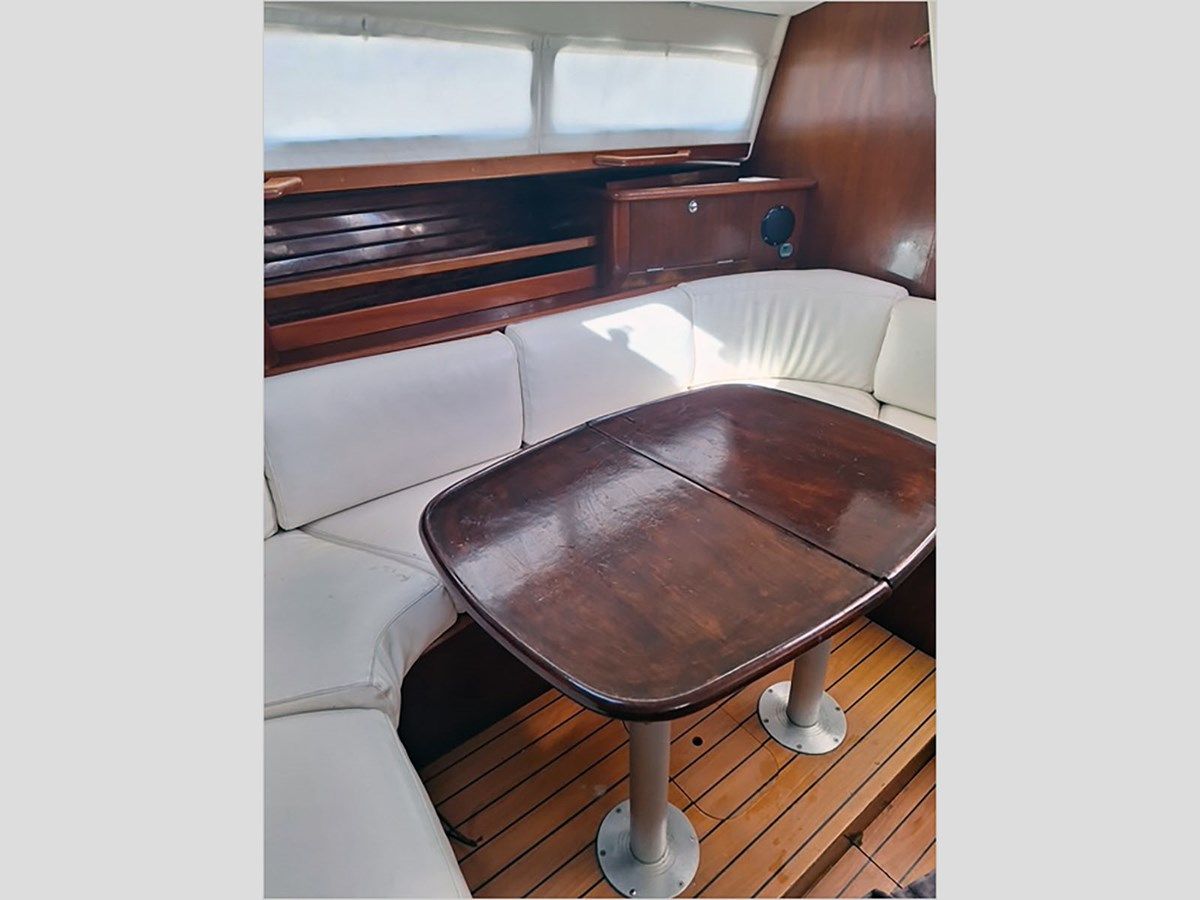 the best price on 40' Beneteau 1999 Center Cockpit - Beneteau