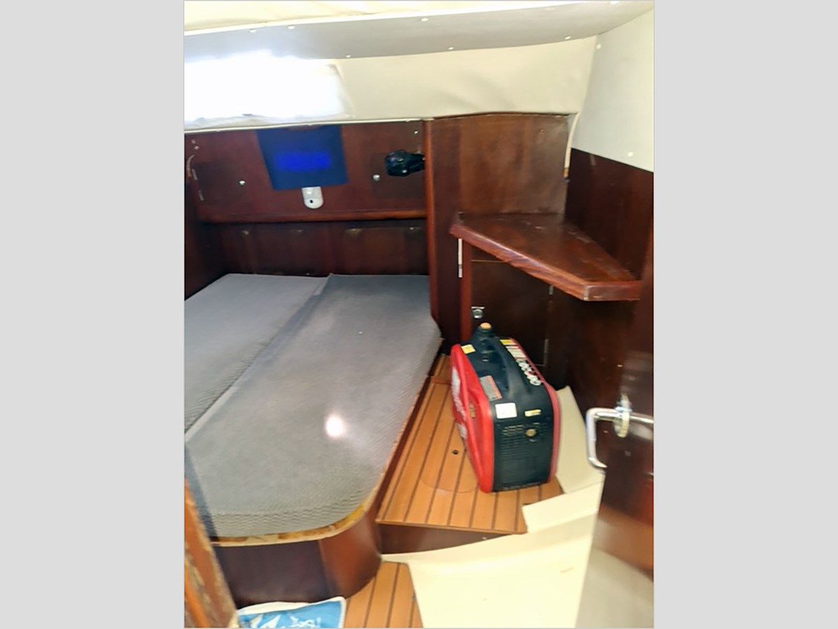 Buy a yacht 40' Beneteau 1999 Center Cockpit - Beneteau