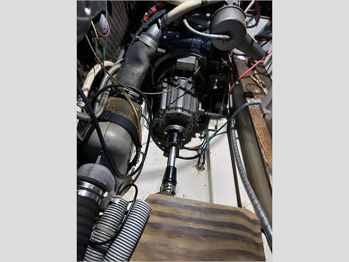 Buy a 40' Beneteau 1999 Center Cockpit - Beneteau at Shestakov Yacht Sales