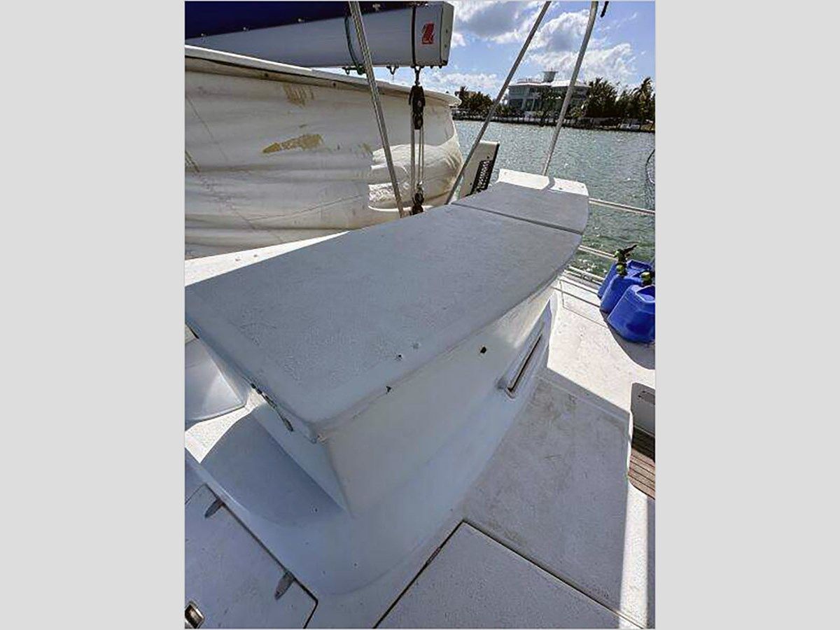 40' Beneteau 1999 Center Cockpit - Beneteau