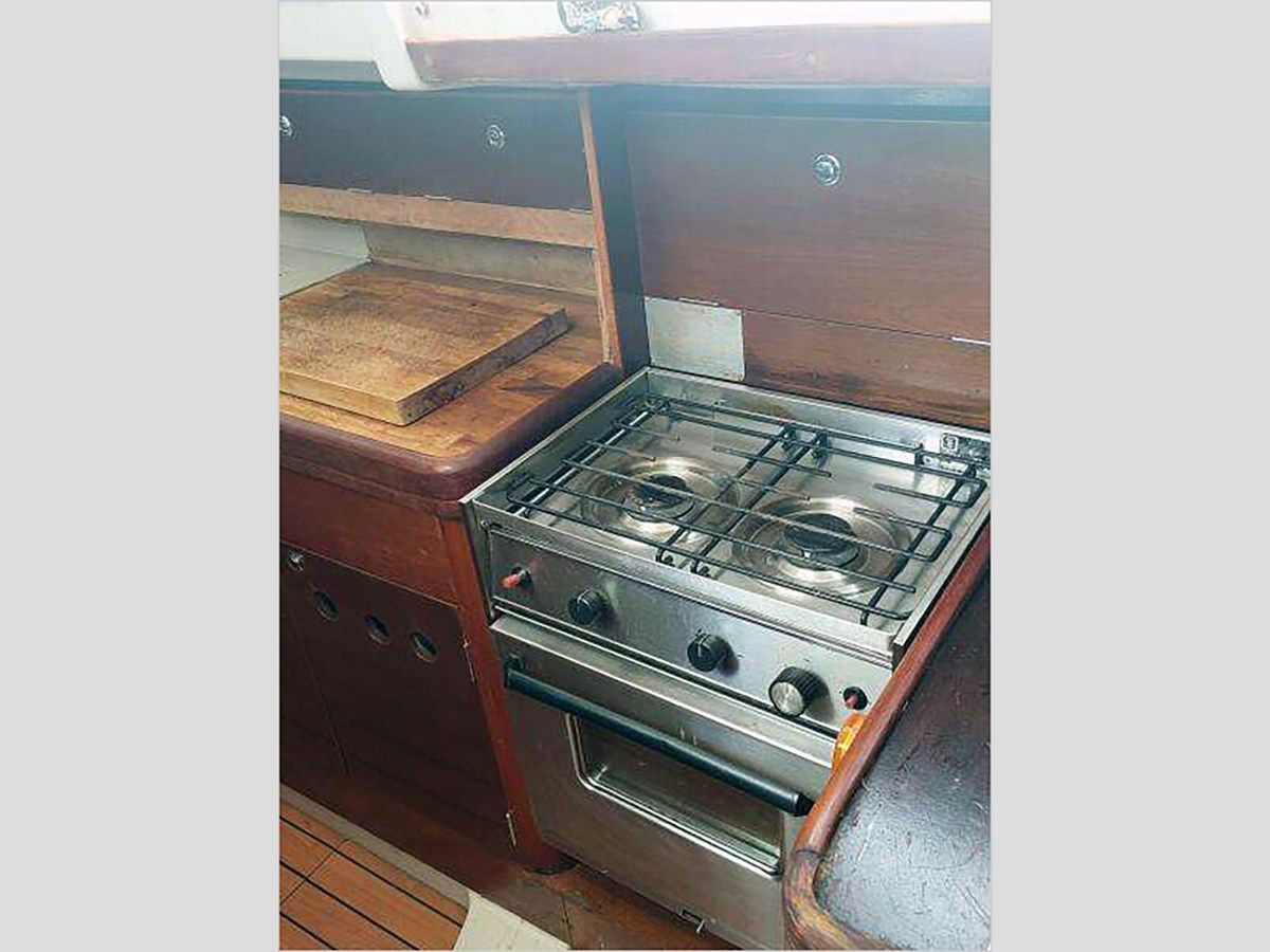 40' Beneteau 1999 Center Cockpit - Beneteau price