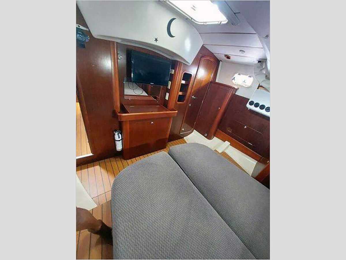40' Beneteau 1999 Center Cockpit - Beneteau yacht sale