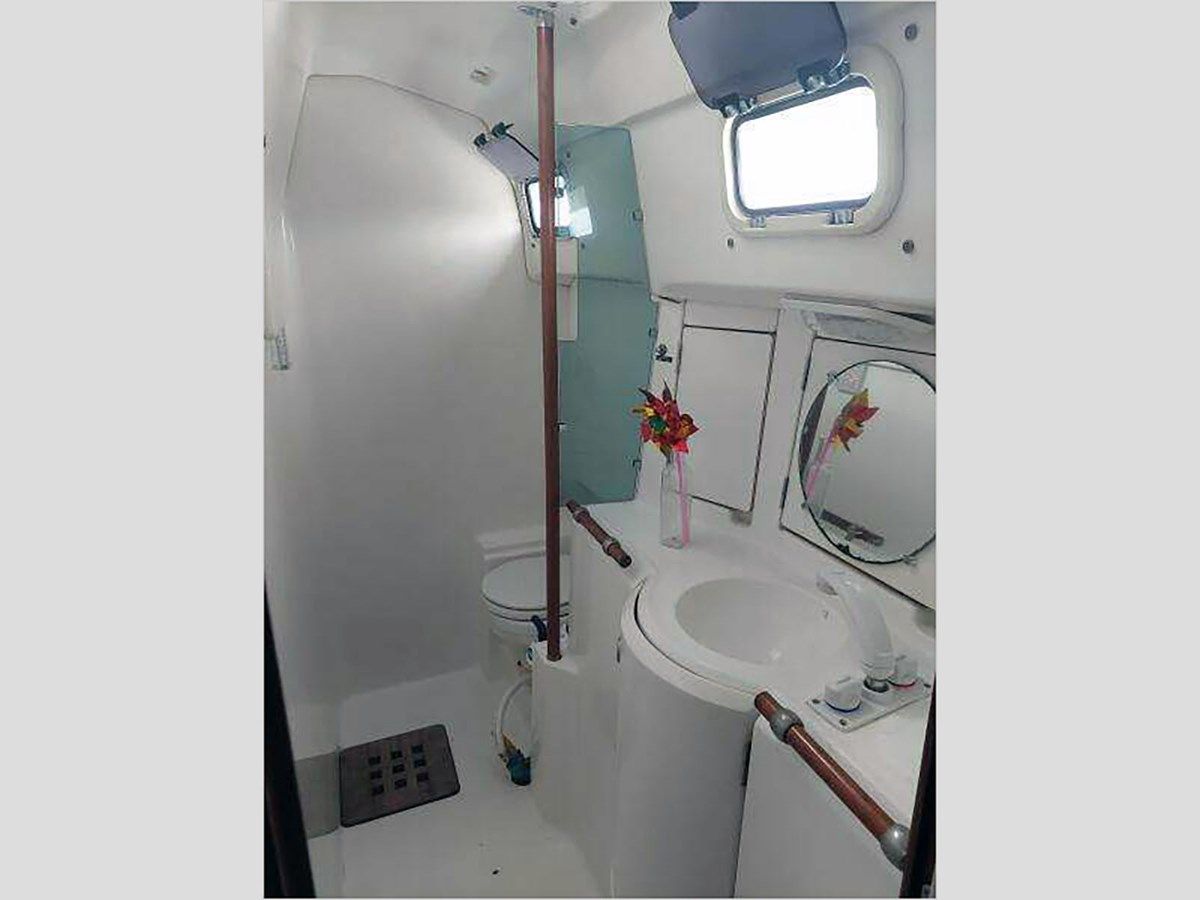 the best price on 40' Beneteau 1999 Center Cockpit 1999