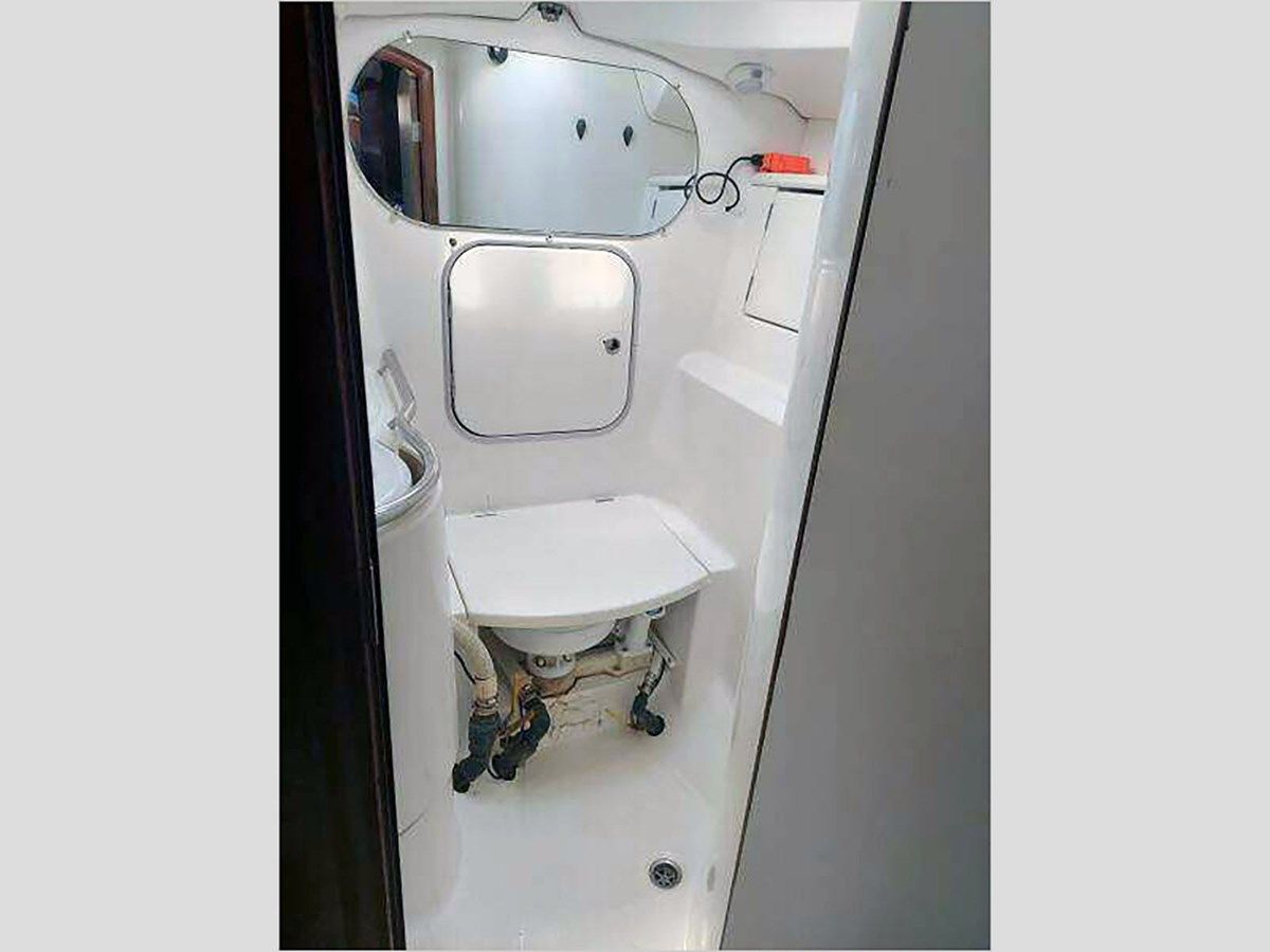 40' Beneteau 1999 Center Cockpit price