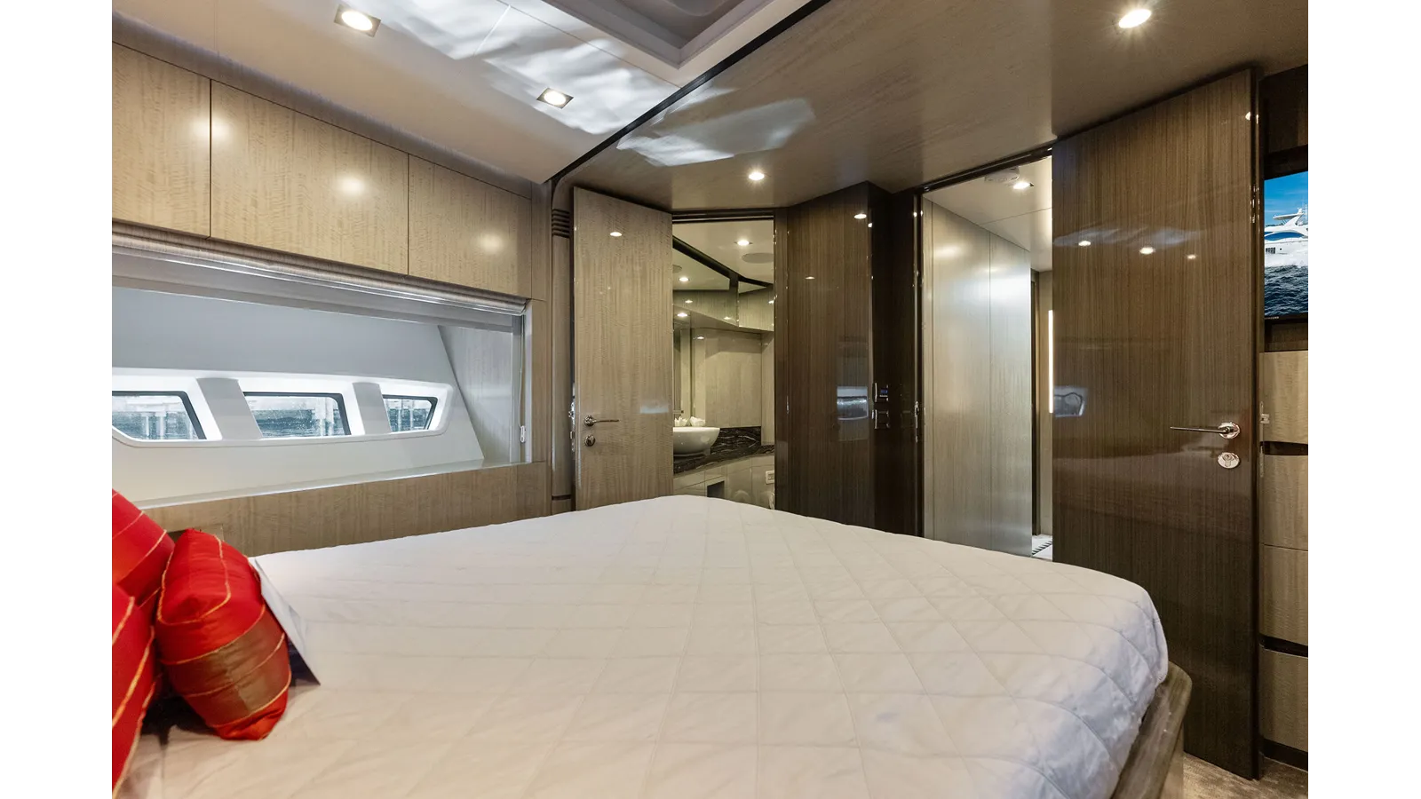 Buy a Satisfaction 84 at Shestakov Yacht Sales