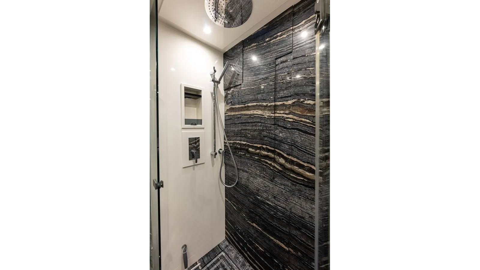 Satisfaction - Azimut Yachts