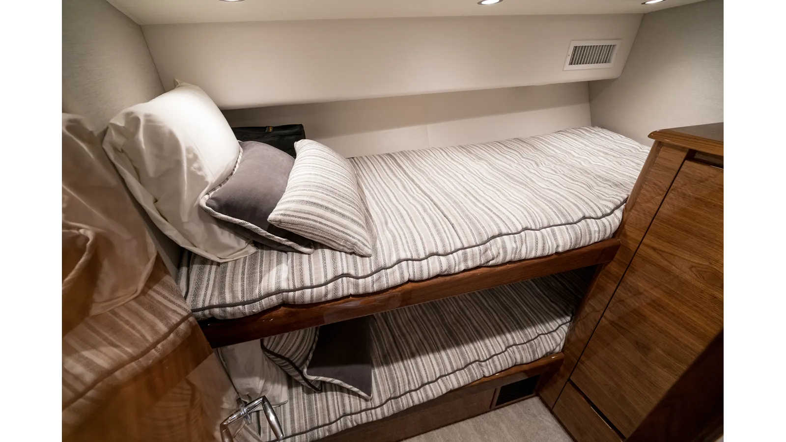 Купить яхту DONE DIGGIN 2025 в Shestakov Yacht Sales