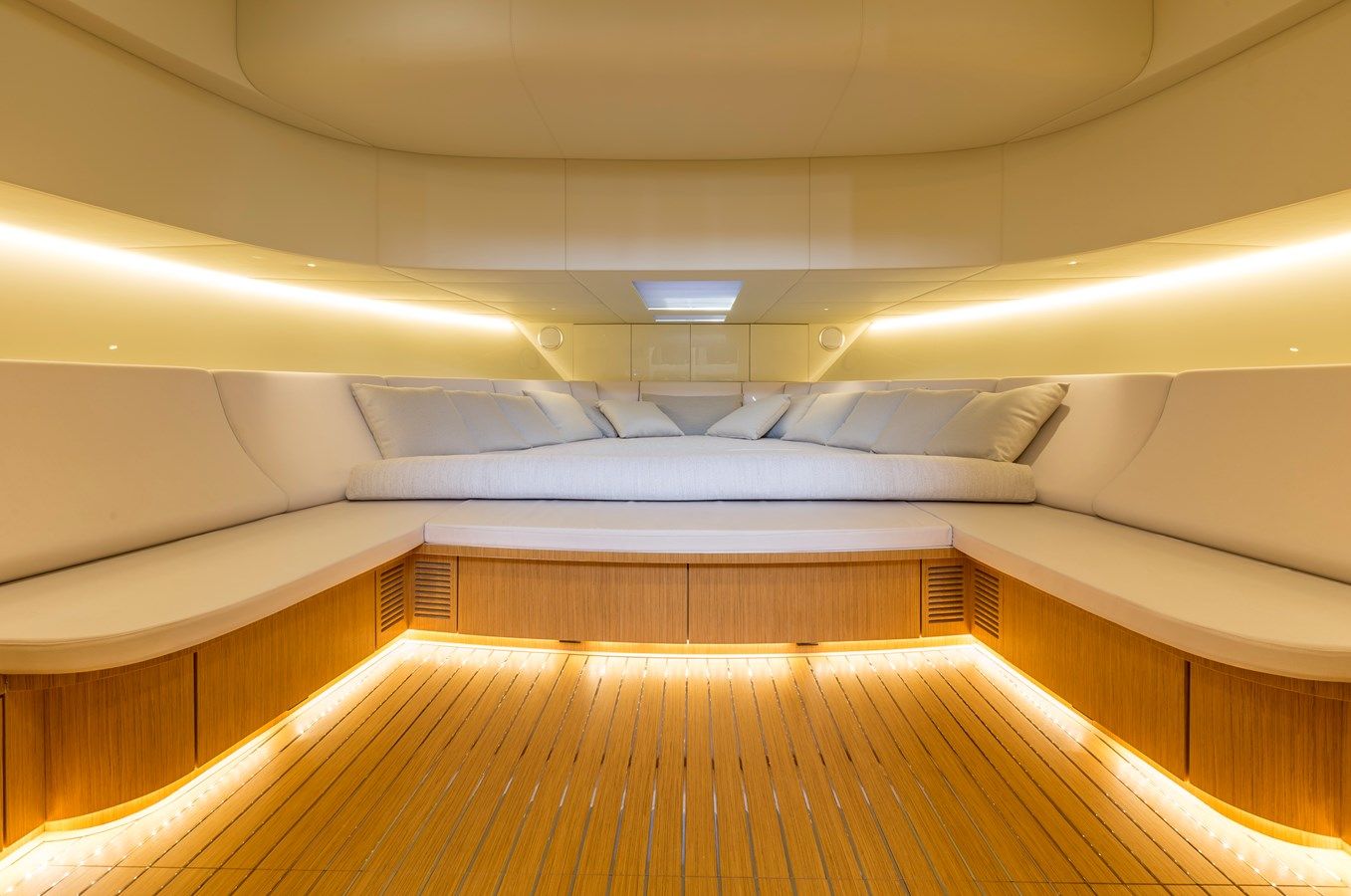 Buy a yacht 2027 CNM 54 Continental SuperSport 2027